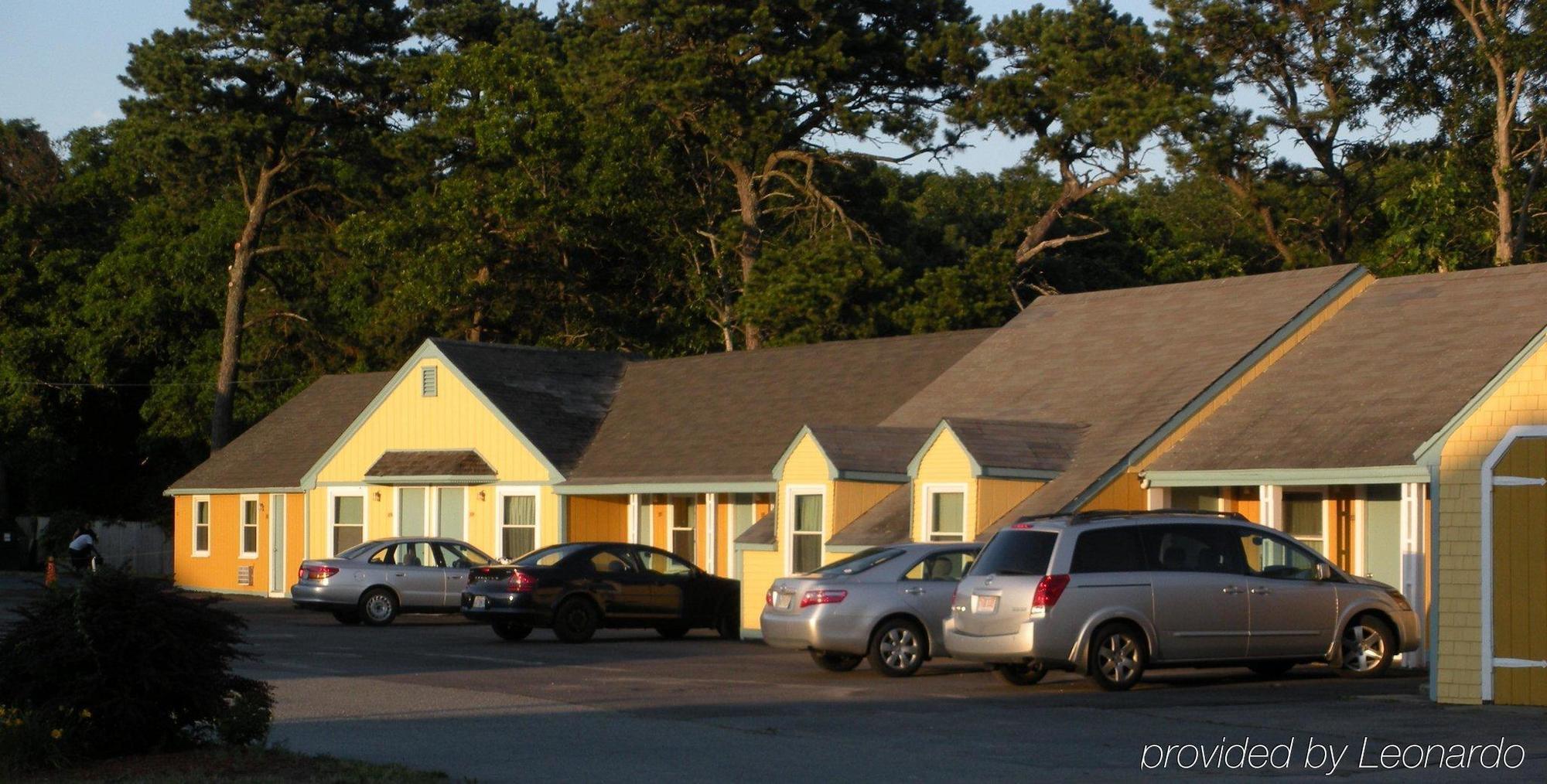 Howard Johnson By Wyndham West Yarmouth Cape Cod Экстерьер фото