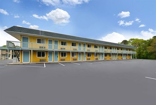 Howard Johnson By Wyndham West Yarmouth Cape Cod Экстерьер фото