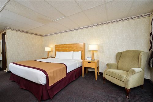 Howard Johnson By Wyndham West Yarmouth Cape Cod Экстерьер фото