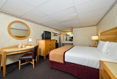Howard Johnson By Wyndham West Yarmouth Cape Cod Экстерьер фото