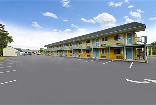 Howard Johnson By Wyndham West Yarmouth Cape Cod Экстерьер фото