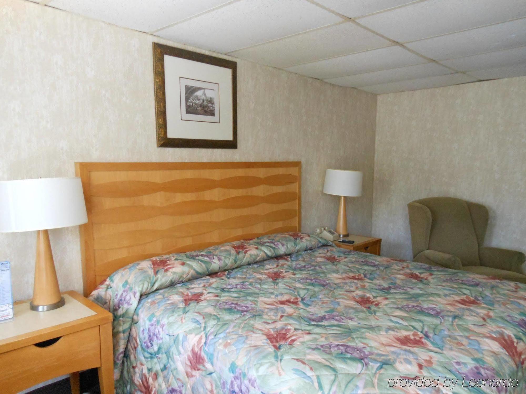 Howard Johnson By Wyndham West Yarmouth Cape Cod Экстерьер фото